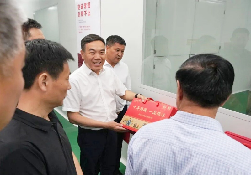百年非遗守匠心 领导视察启新程——景坤板鸭以传承创新擦亮山东好品名片-图片5